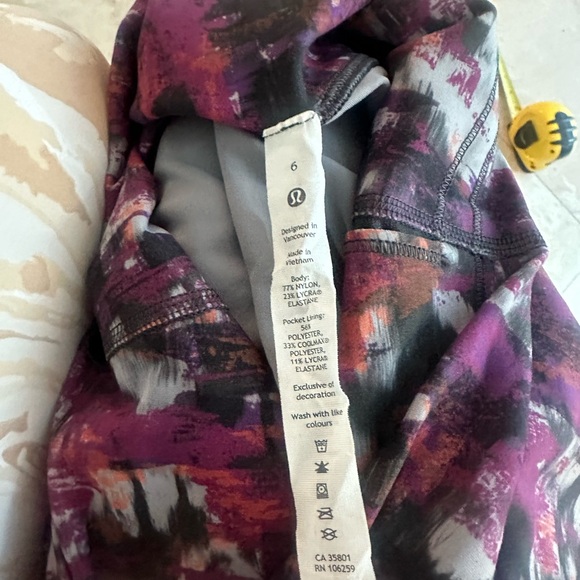 lululemon athletica Women's Wonder Train High Rise Size 6 Cinder Flash Leggings - Picture 10 of 10